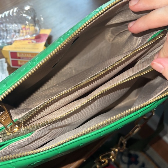 LfOaUkIeS VUITTON PURSE - Picture 2 of 4